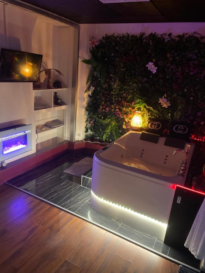 Jacuzzi 9Em Apartment Paris Exterior foto