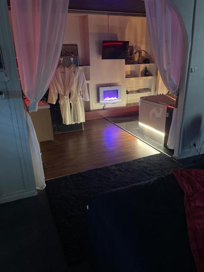 Jacuzzi 9Em Apartment Paris Exterior foto